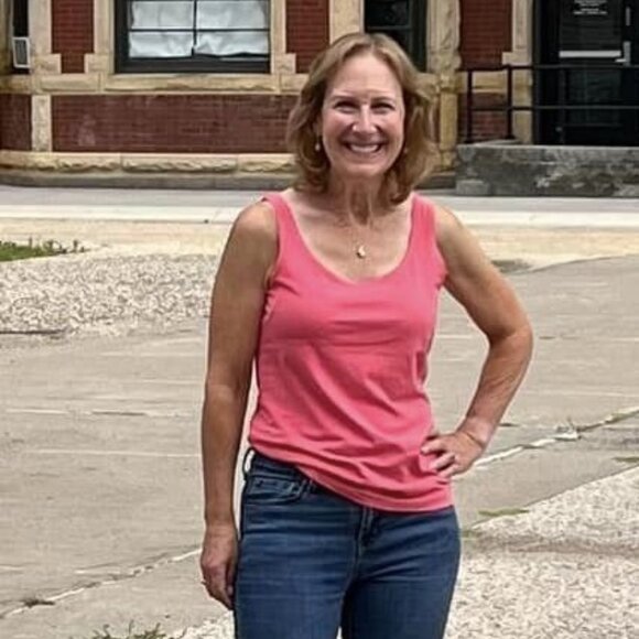 Meet your Posher, Betty - Picture 3 of 4